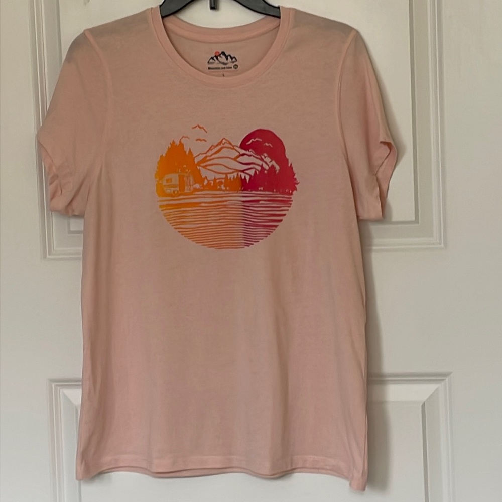 Mountain and Isles Graphic Tee Large